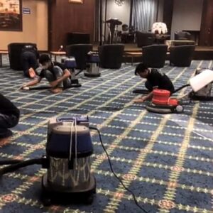 Pengerjaan cuci karpet di Kejaksaan Negeri Jakarta Selatan